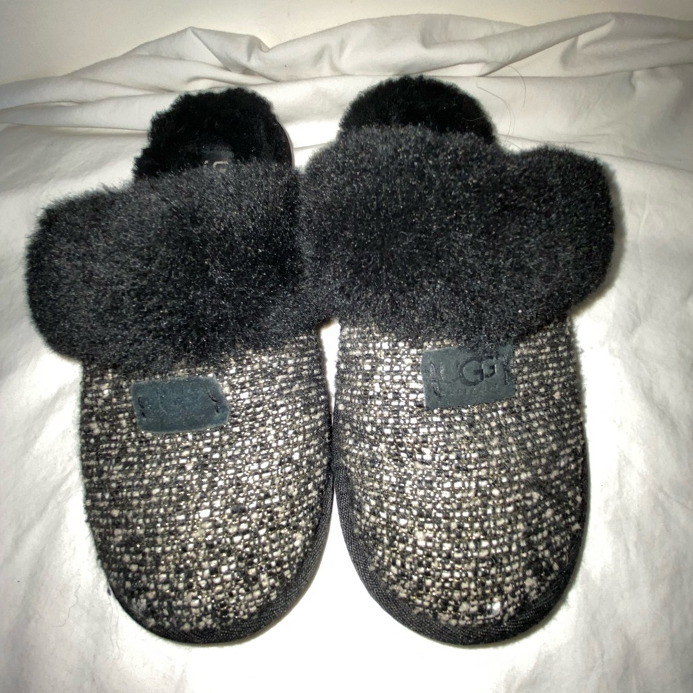 Uggs shoes size 8